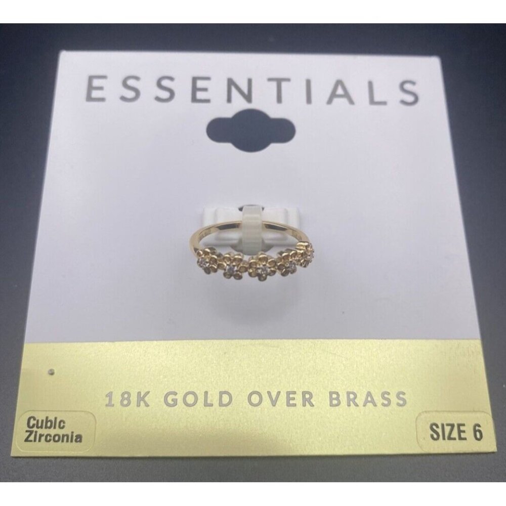 NWT Band Ring 18k Gold Plate Over Brass Essentials Sz 6 Retail $50 Dainty Flower